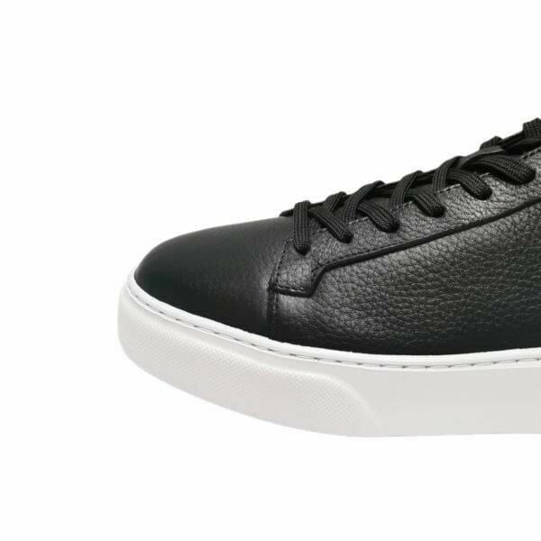 Beyaz Taban Siyah Sneaker